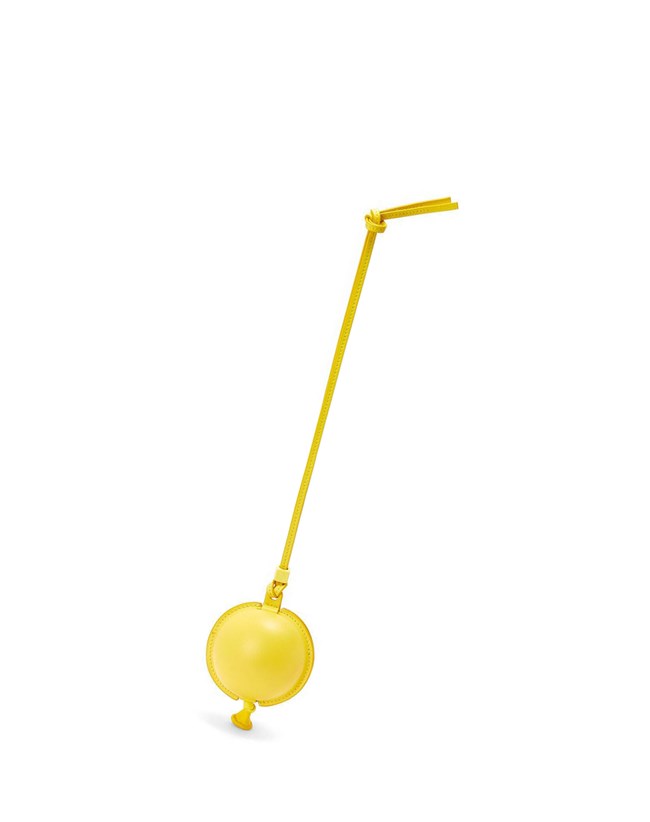 Loewe Balloon pouch in classic calfskin Yellow | WG6730925