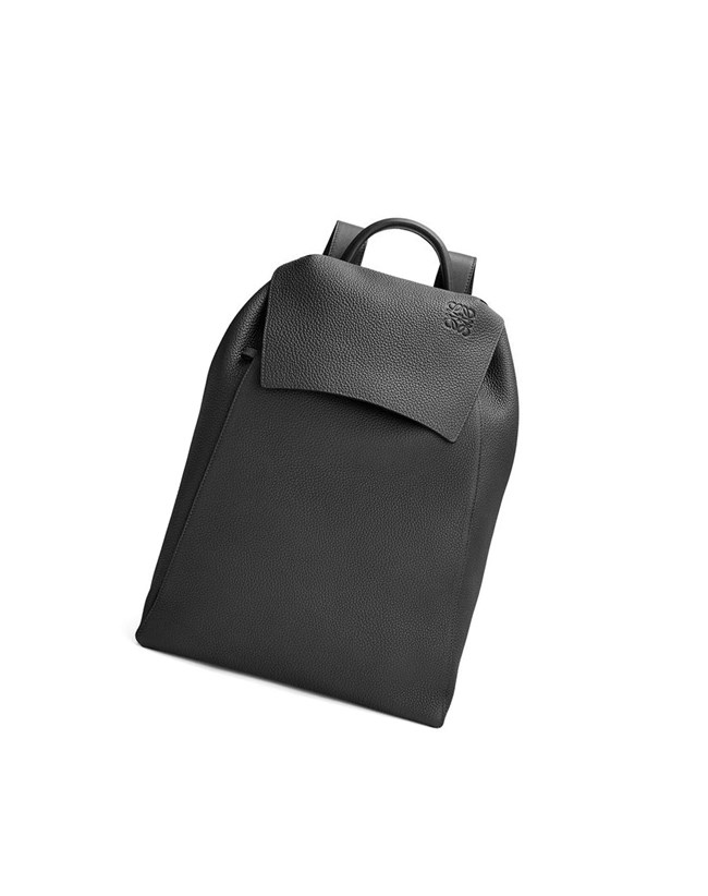 Loewe Drawstring Backpack in grained calfskin Black | EF9106845
