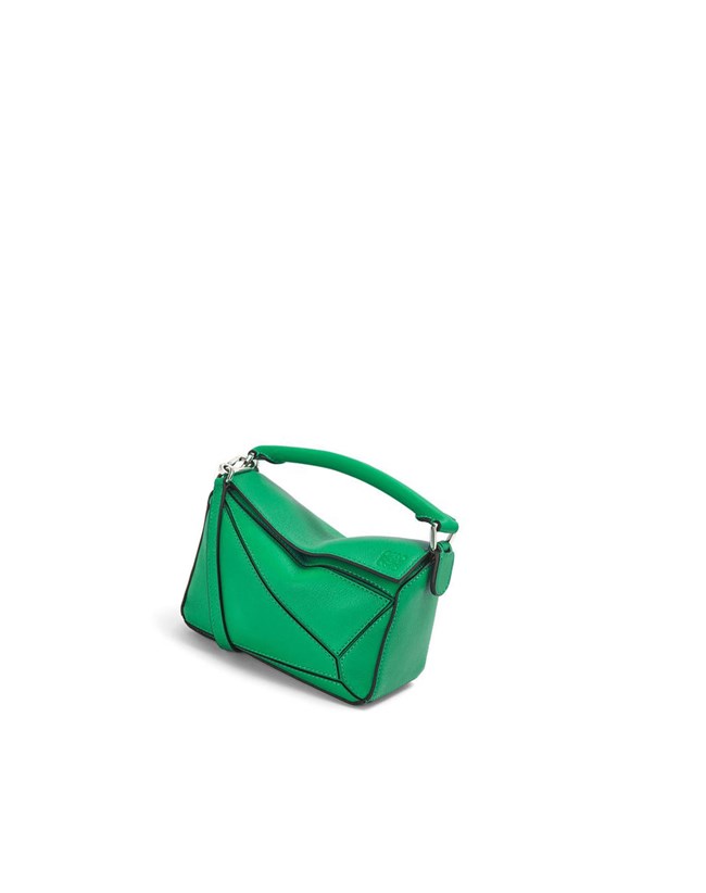 Loewe Mini Puzzle bag in classic calfskin Jungle Green | SP7582943